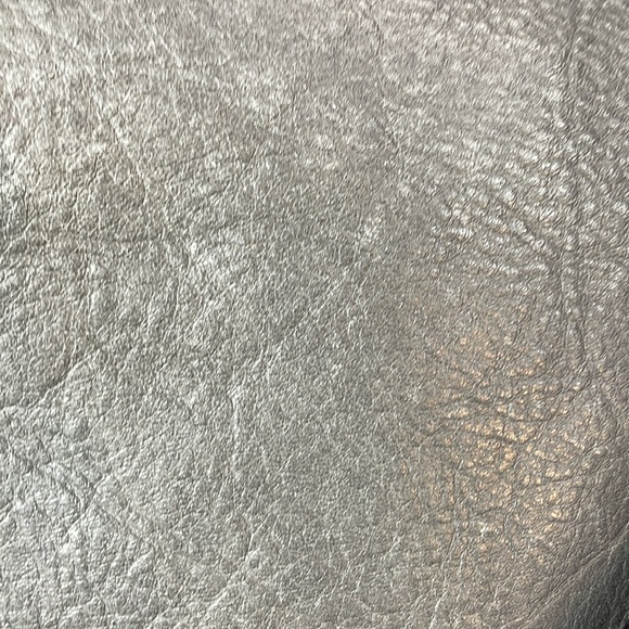 Italian made hobo purse in gorgeous grey leather - it’s so classic! - Picture 5 of 17